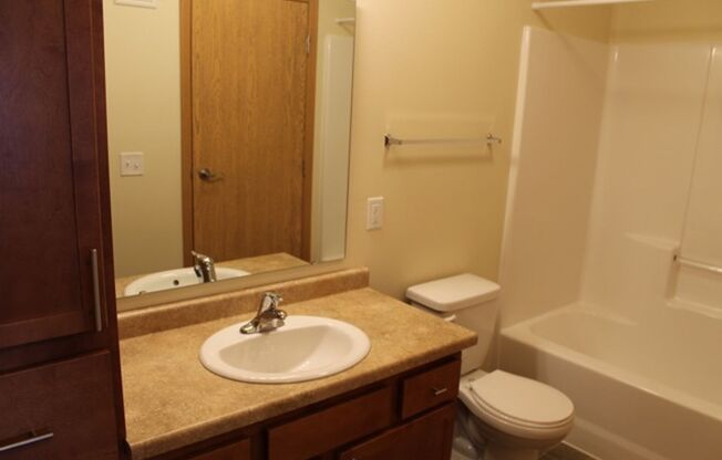 2 beds, 2 baths, 966 sqft, $1,255, Unit 5160-302