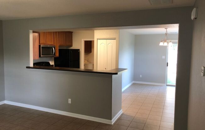 2 beds, 2.5 baths, $1,595