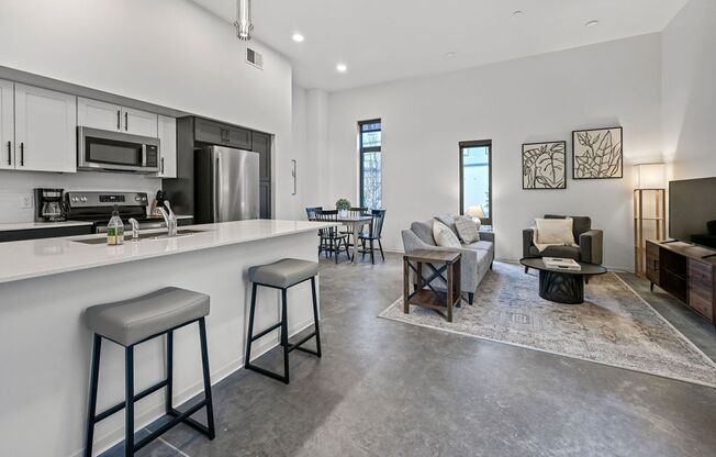 1 bed, 1 bath, 677 sqft, $1,395, Unit 3323