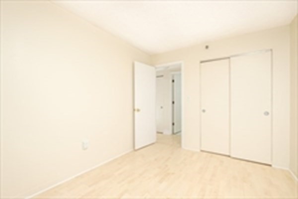 2 beds, 1.5 baths, 840 sqft, $2,900, Unit 604