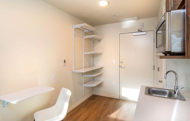 Studio, 1 bath, 179 sqft, $1,295, Unit 223