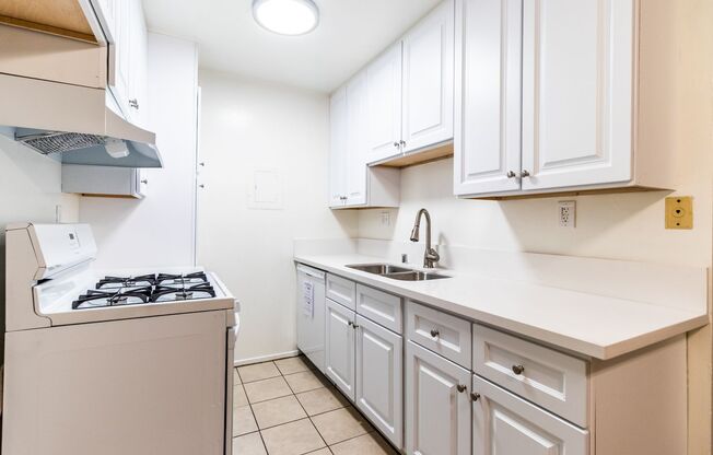 1 bed, 1 bath, 600 sqft, $1,695, Unit 0003