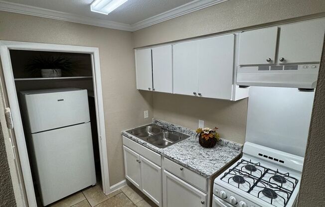 Studio, 1 bath, 325 sqft, $1,000, Unit 134A