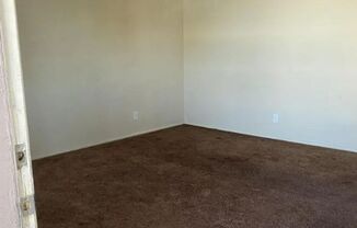 2 beds, 1 bath, $900, Unit 3