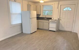 Studio, 1 bath, 300 sqft, $995, Unit 210-B