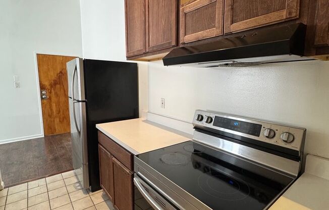 Studio, 1 bath, 600 sqft, $1,050, Unit 408
