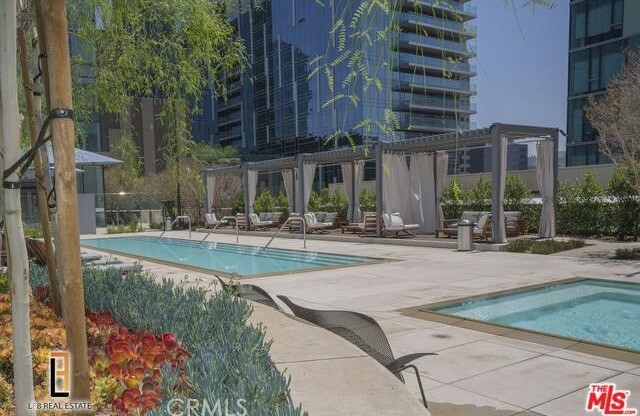 1 bed, 1 bath, 740 sqft, $3,100, Unit 902