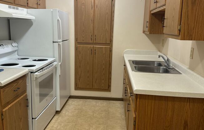 1 bed, 1 bath, 650 sqft, $769.99, Unit 1716-B11