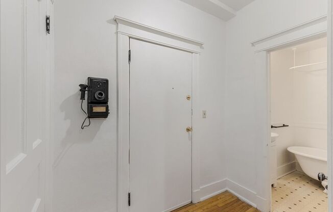 Studio, 1 bath, 332 sqft, $925, Unit 308