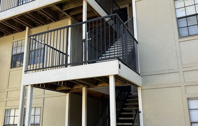 2 beds, 1 bath, 851 sqft, $1,500, Unit 110