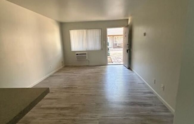 2 beds, 1 bath, 720 sqft, $1,245, Unit 11