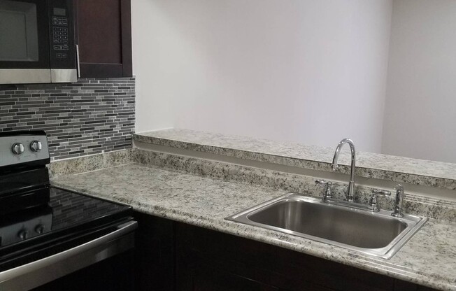 1 bed, 1 bath, 700 sqft, $1,695, Unit C-28