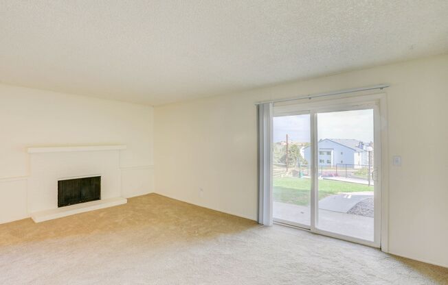 1 bed, 1 bath, 773 sqft, $1,300, Unit 65