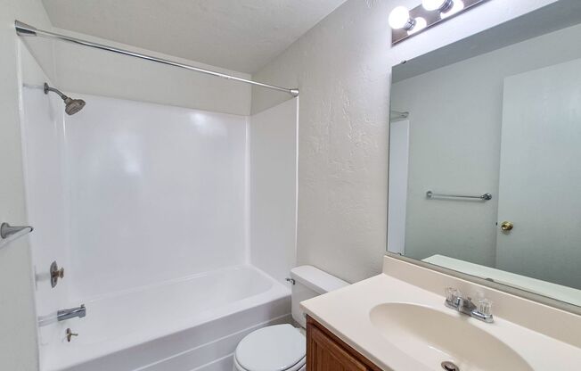 1 bed, 1 bath, 640 sqft, $1,050, Unit 47