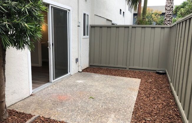 2 beds, 1.5 baths, 1,000 sqft, $3,595, Unit 27