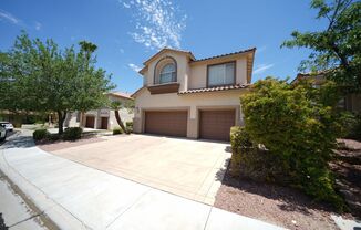 3 beds, 2.5 baths, $3,300