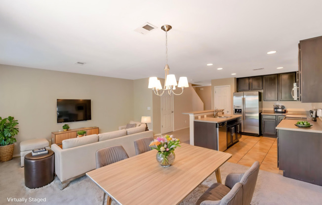 Green Valley Ranch 3BR | Walk-In Closet | Washer/Dryer | Reserved Parking