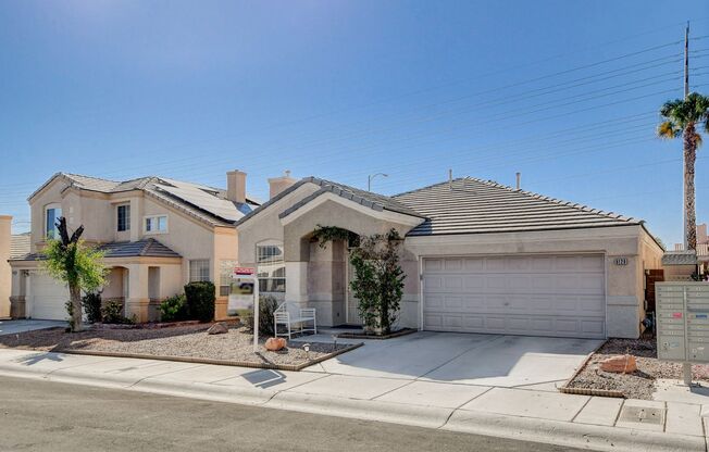 Stunning 3 BD Single Story near The Lakes and Desert Shores