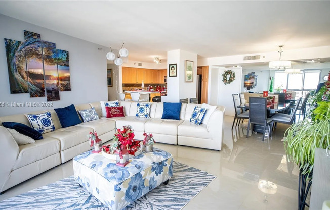 3500 Mystic Pointe Dr