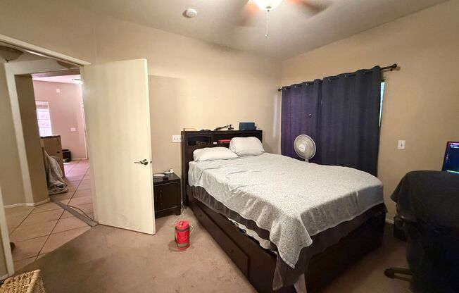 Room for Rent in Gated Community – First-Floor 2 Bed, 2 Bath Condo