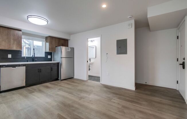 1 bed, 1 bath, 305 sqft, $1,955, Unit 4840-7