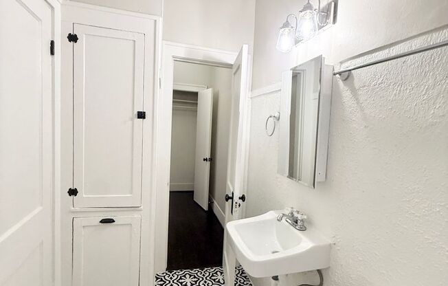 1 bed, 1 bath, $1,095, Unit B2611