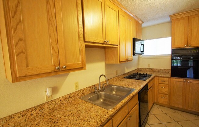 Fabulous landmark Downtown Austin property! Great downtown neighborhood!