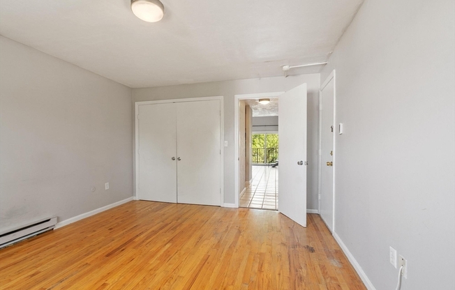 2 beds, 2 baths, 978 sqft, $2,900, Unit 5
