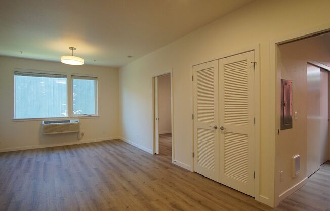 Modern, Spacious 2Bdr w/Condo-Grade Finishes Ready Mid-June!