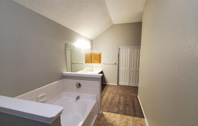 Larage 4 bedroom 2.5 bath home in Mesquite