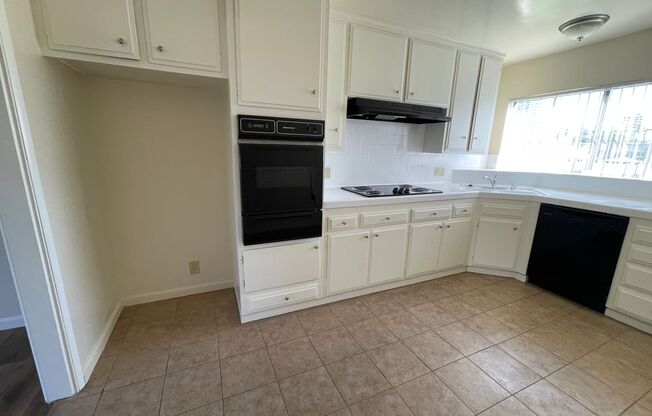 1 bed, 1 bath, 624 sqft, $1,995, Unit 320