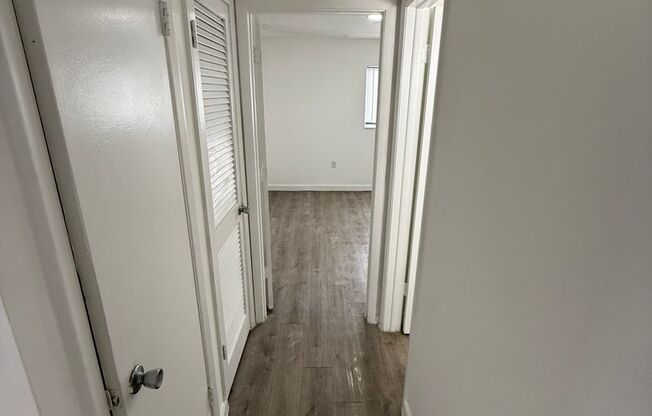 1 bed, 1 bath, 700 sqft, $1,300, Unit 4819-14