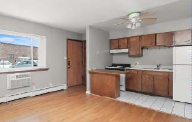 1 bed, 1 bath, 600 sqft, $1,325, Unit 19 N Garfield- Unit 7