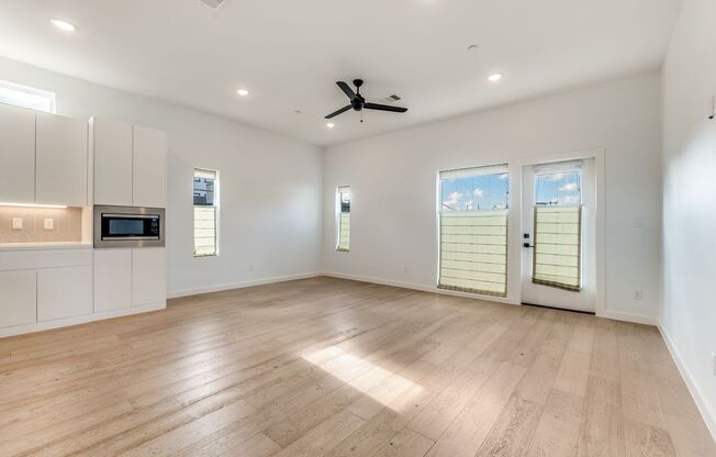 Prime location at Henderson and Ross, Two bedroom Condo w/ Private Drive