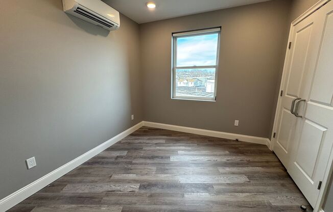 2 beds, 1 bath, 820 sqft, $2,800, Unit 214