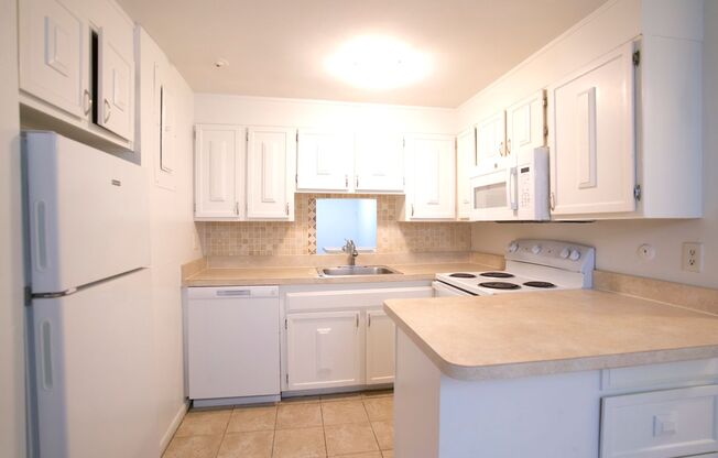 2 beds, 1 bath, 1,050 sqft, $2,400, Unit 59-2