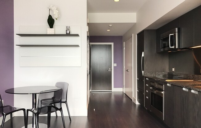 Studio, 1 bath, 427 sqft, $3,200, Unit 18D