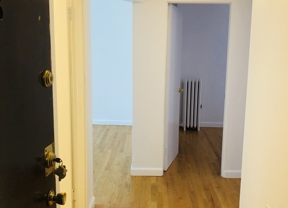 17 S RUSSELL ST