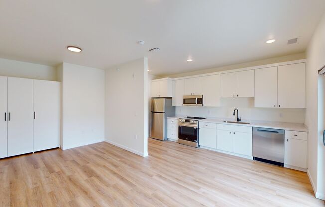 Studio, 1 bath, 517 sqft, $910, Unit 5100-303