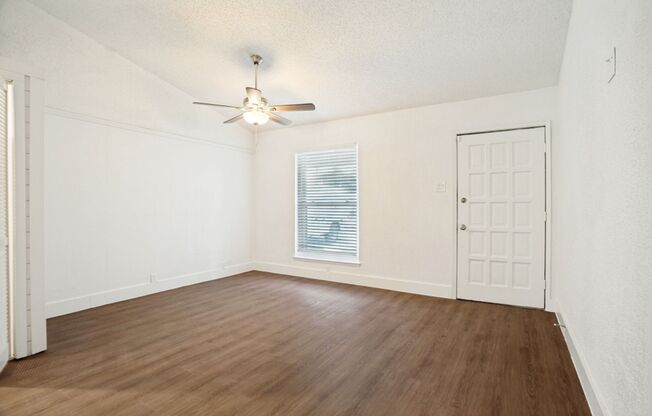 Freshly Renovated 3 Bedroom House in Plano!