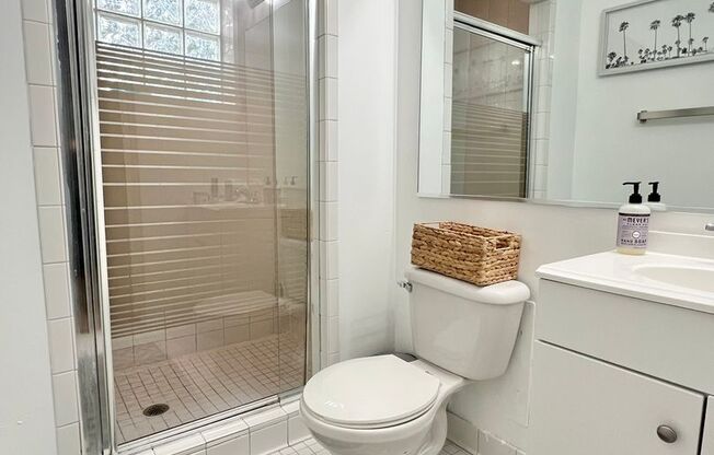 1 bed, 1 bath, 900 sqft, $2,095, Unit 1229-D4