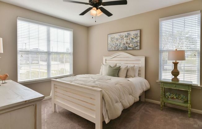 Secondary bedroom with ceiling fan at Meridian Park Apartments, Tennessee