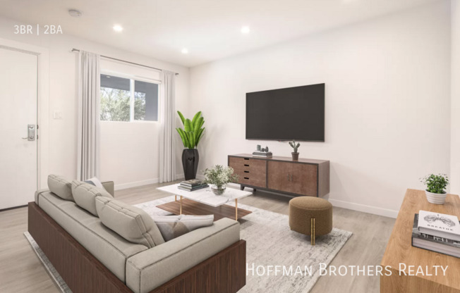 1570 Yosemite Dr, Los Angeles CA