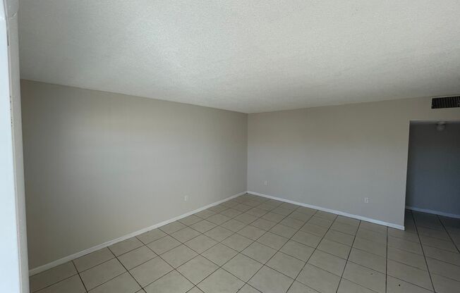 Charming 2-Bedroom Apartment Home with Modern Amenities in Miami Gardens