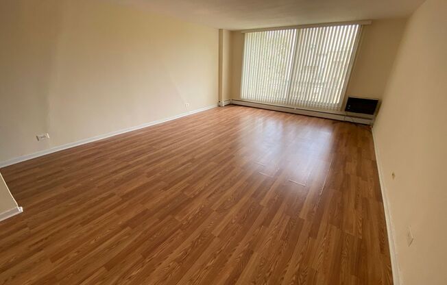 3 beds, 2 baths, 1,200 sqft, $3,450, Unit 1616 - 4A