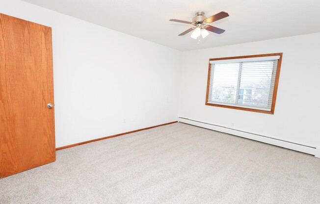 Sumter Green Apartments offers spacious, sunlit interiors perfect for your next home. Enjoy modern amenities and a welcoming community atmosphere. Schedule your tour today to see what makes our apartments the ideal choice for you!