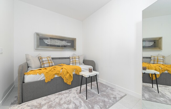 2 beds, 2 baths, 986 sqft, $2,400, Unit 705