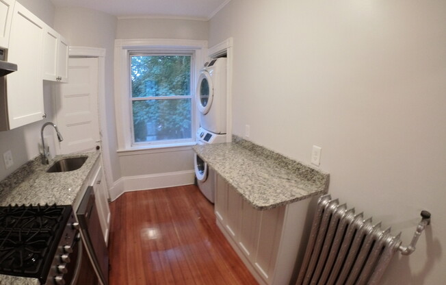 1 bed, 1 bath, $2,400, Unit 4