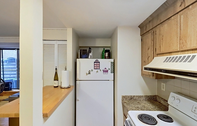 2 beds, 1 bath, 932 sqft, $3,950, Unit 005