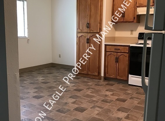6635 W DENTON LN